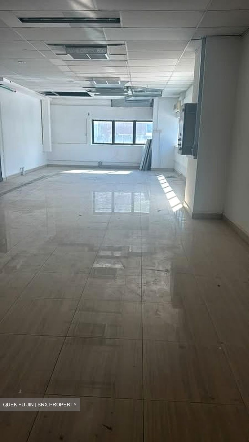 Tuas Avenue 10 (D22), Retail #560604961